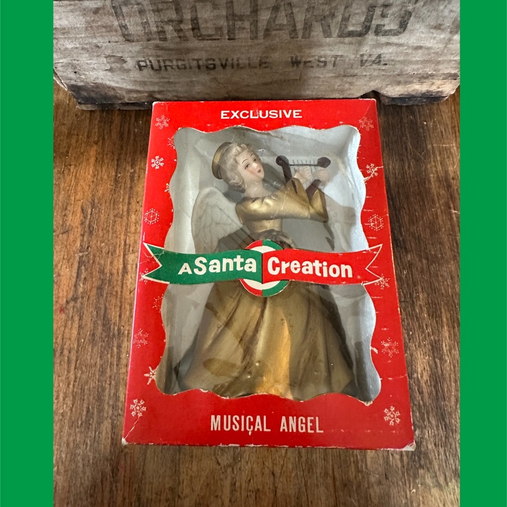 Vintage Angel Music Box~Rotates Berman & Anderson Plays Silent Night In Box